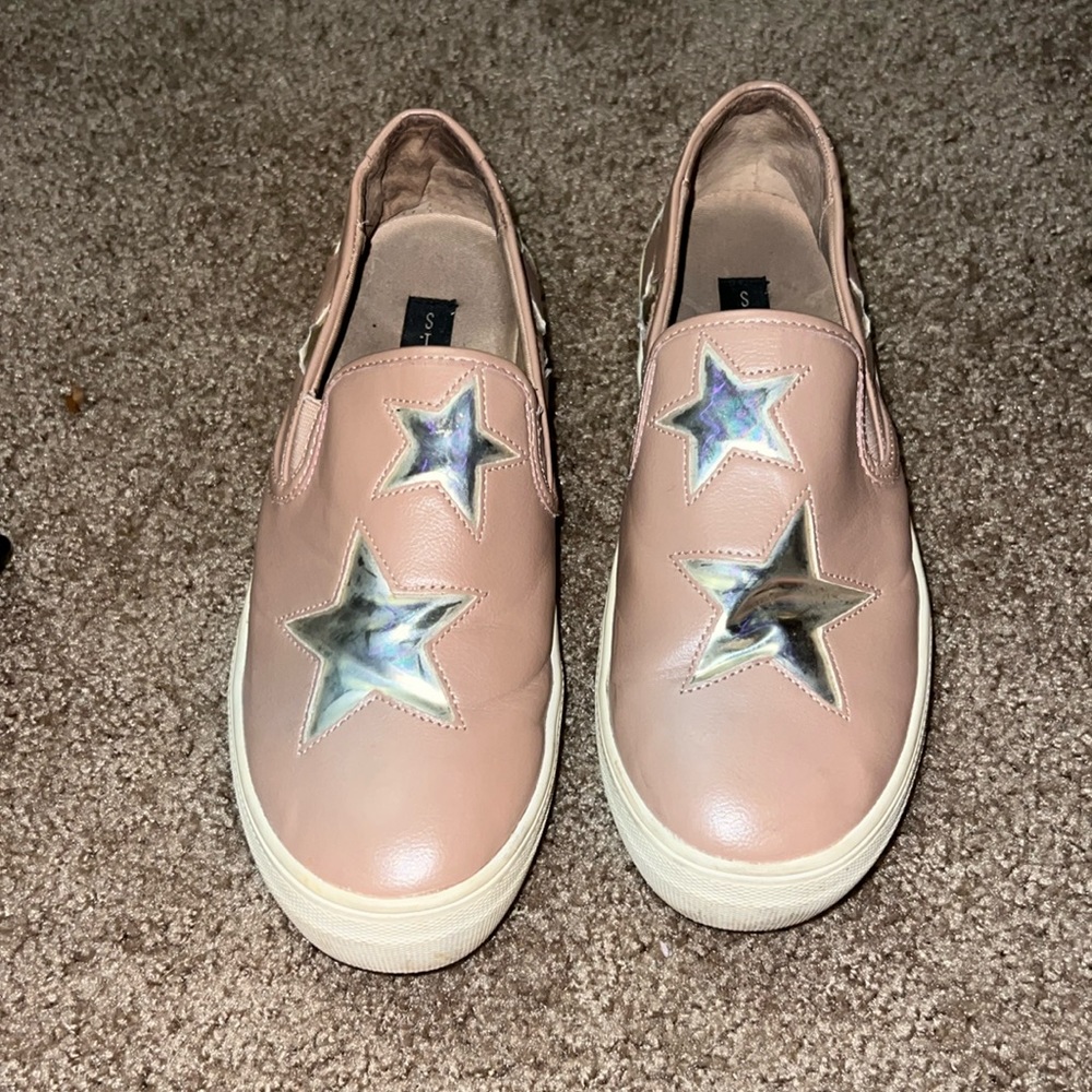 STEVE MADDEN slip ons.